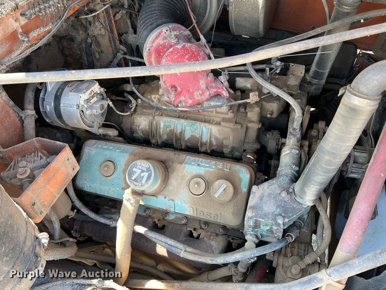 image for item DS8390 1977 International F5070  grain truck