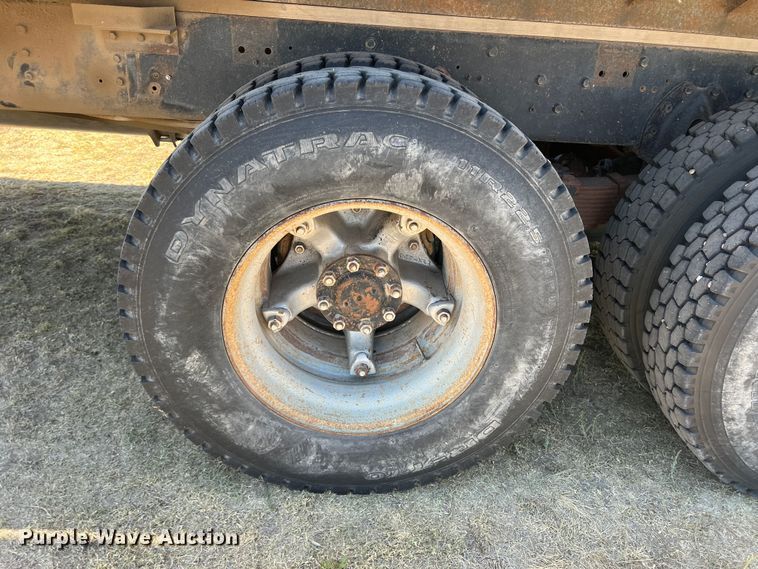 image for item DS8390 1977 International F5070  grain truck