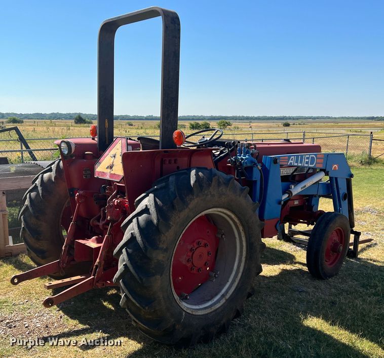 image for item DS8416 International 385  tractor