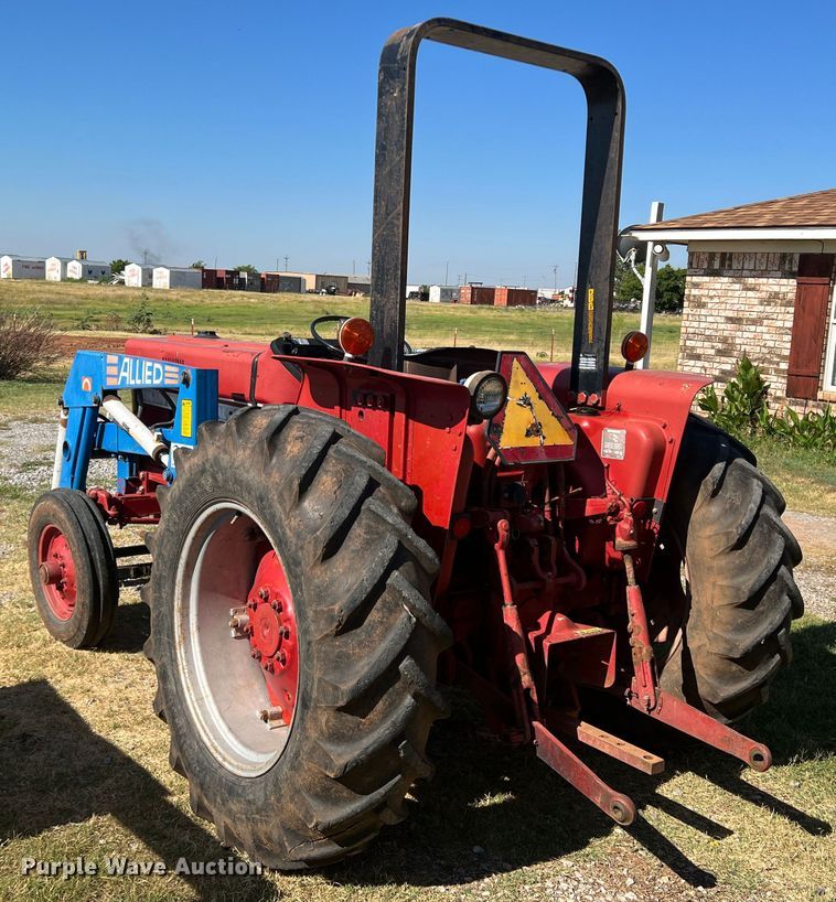 image for item DS8416 International 385  tractor