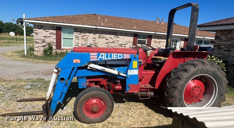 image for item DS8416 International 385  tractor