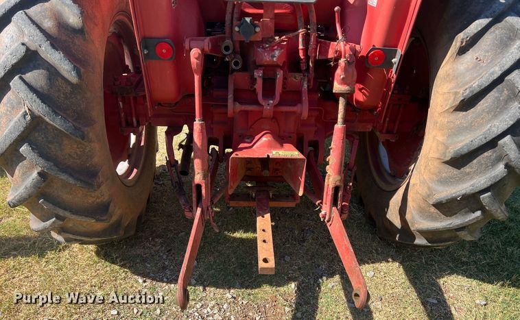 image for item DS8416 International 385  tractor