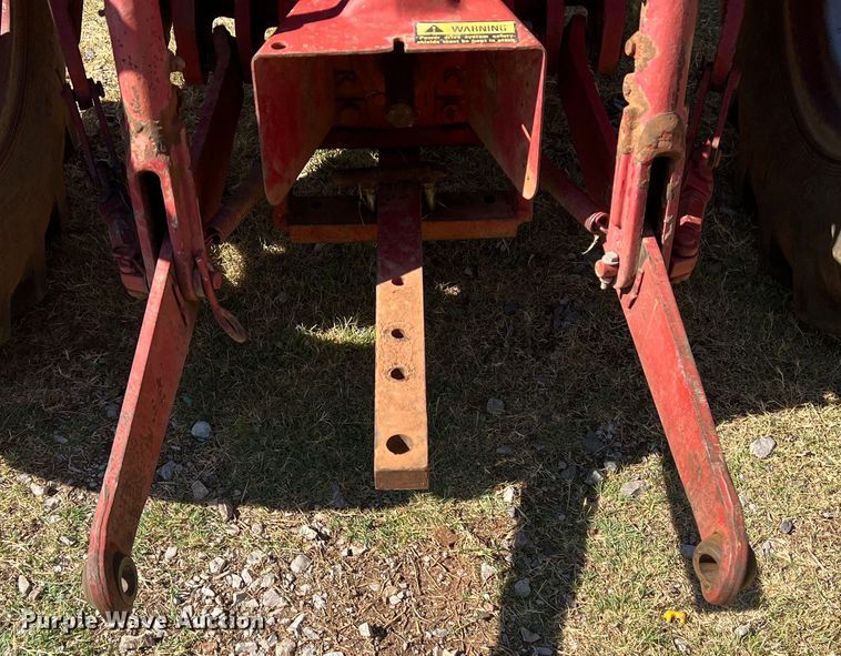 image for item DS8416 International 385  tractor