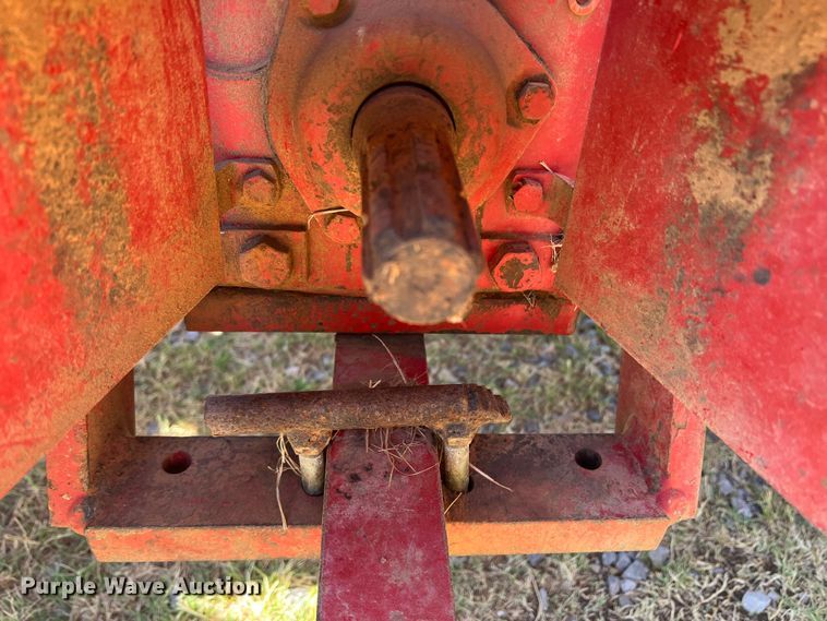 image for item DS8416 International 385  tractor