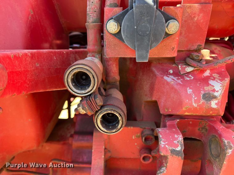 image for item DS8416 International 385  tractor