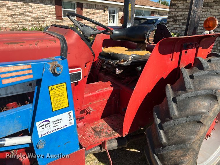 image for item DS8416 International 385  tractor