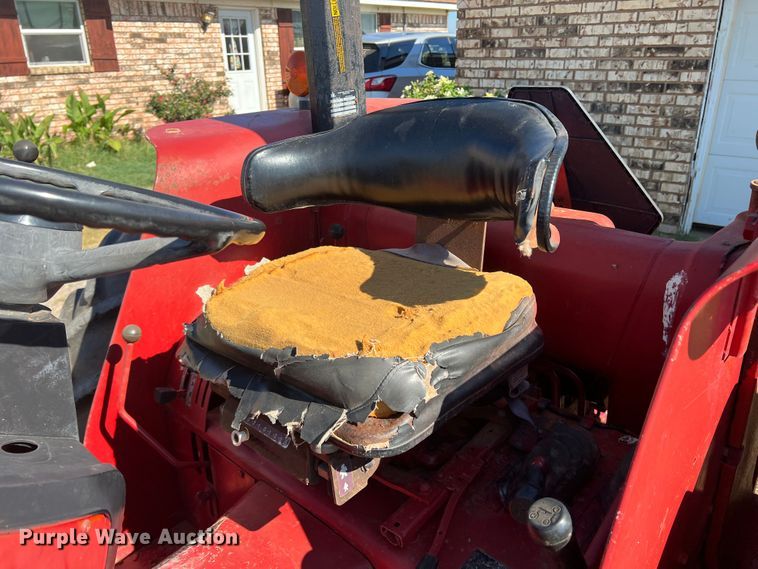 image for item DS8416 International 385  tractor