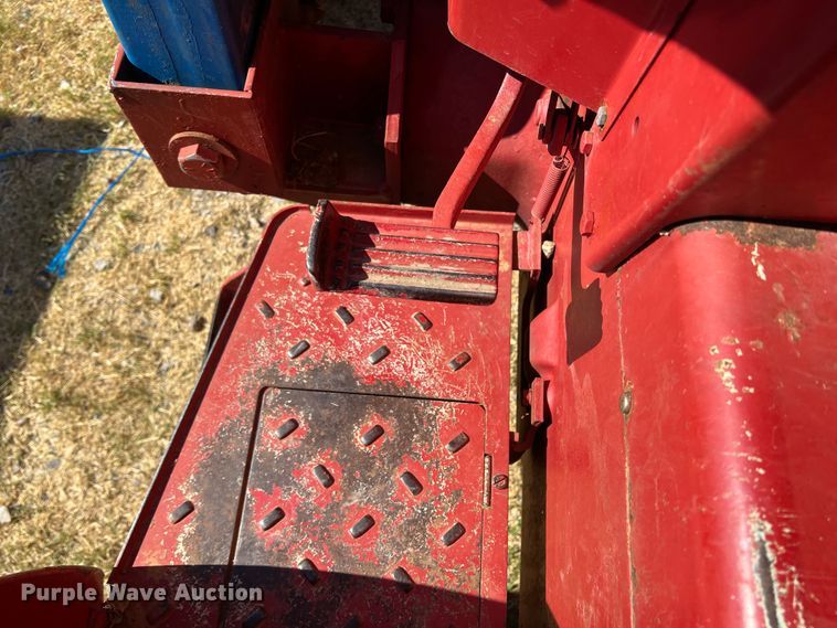 image for item DS8416 International 385  tractor