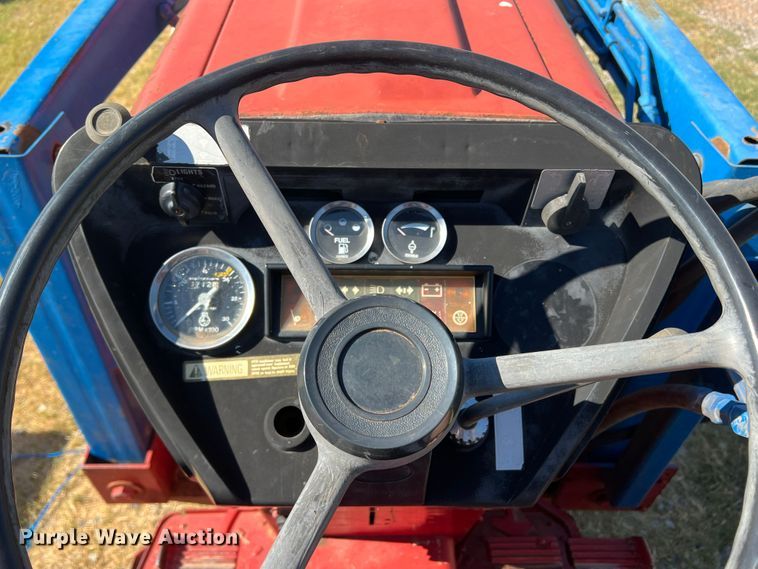 image for item DS8416 International 385  tractor