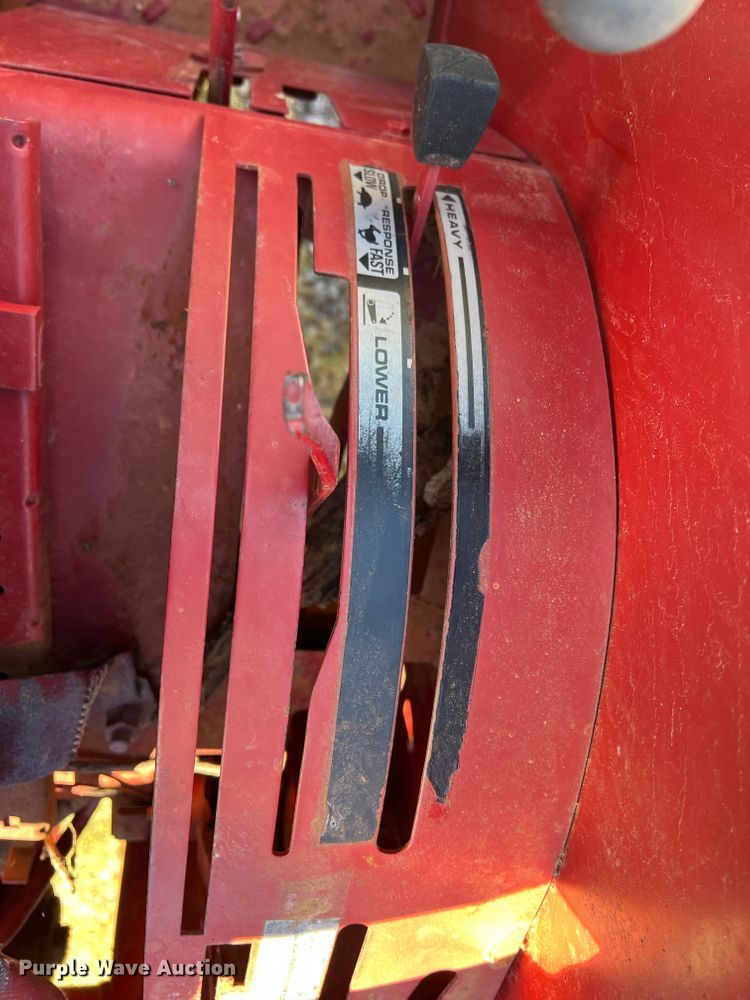 image for item DS8416 International 385  tractor