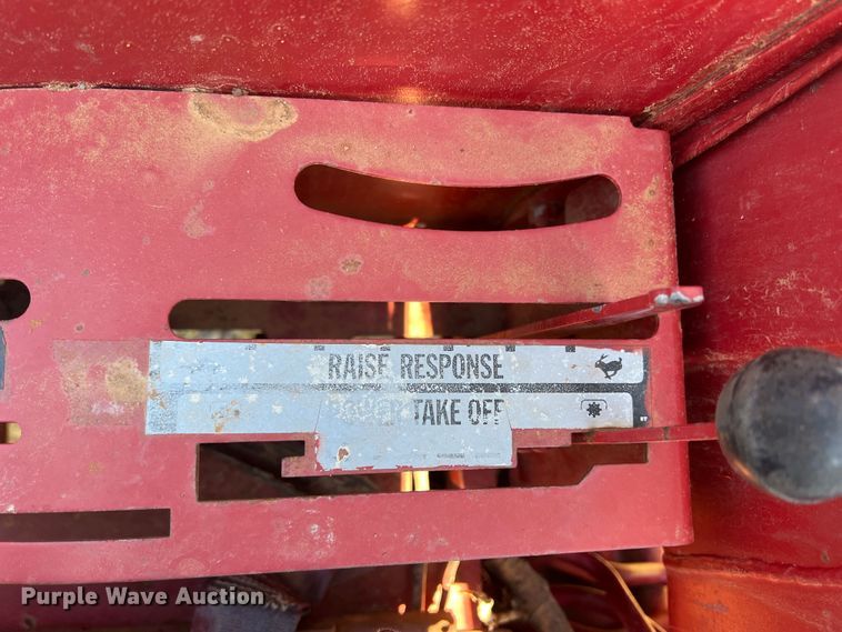 image for item DS8416 International 385  tractor