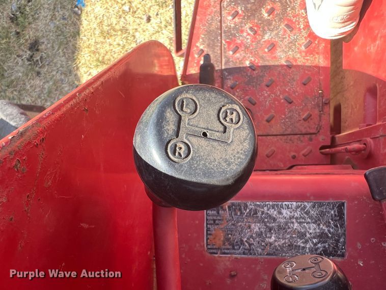 image for item DS8416 International 385  tractor