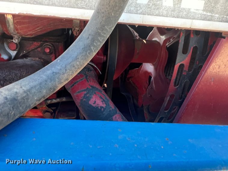 image for item DS8416 International 385  tractor