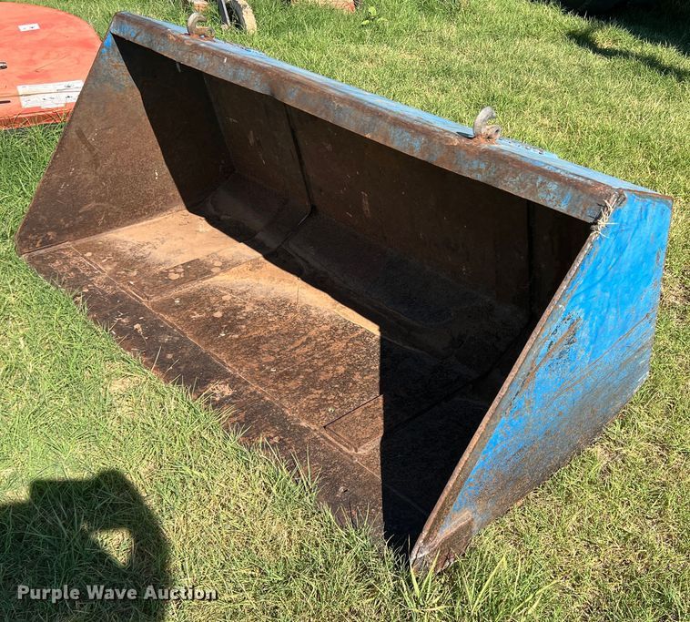 image for item DS8416 International 385  tractor