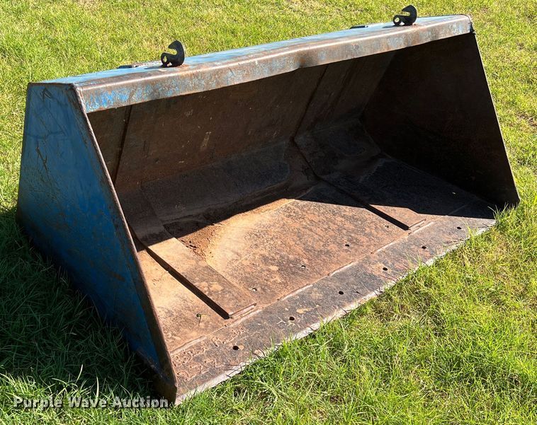 image for item DS8416 International 385  tractor