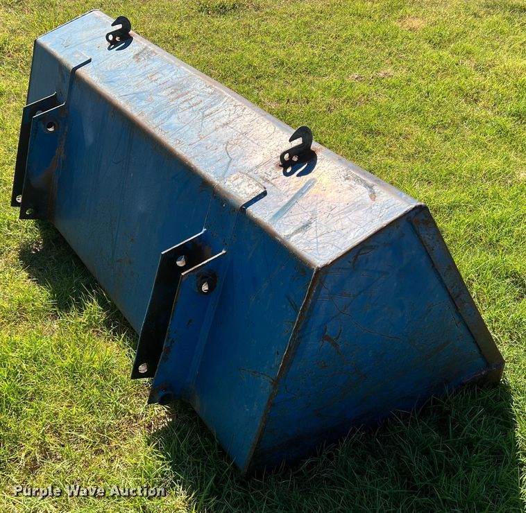 image for item DS8416 International 385  tractor