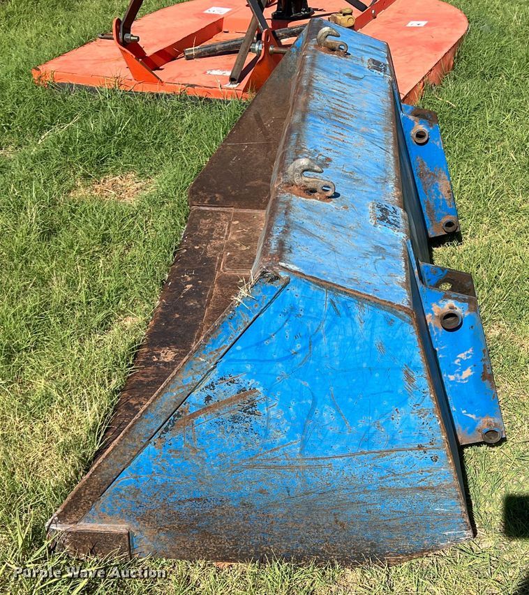 image for item DS8416 International 385  tractor