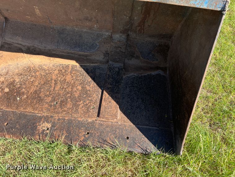 image for item DS8416 International 385  tractor