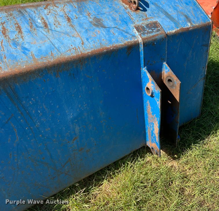 image for item DS8416 International 385  tractor