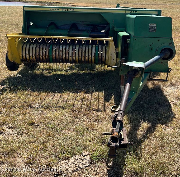 image for item DS8418 John Deere 347  small square baler