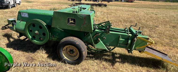 image for item DS8418 John Deere 347  small square baler