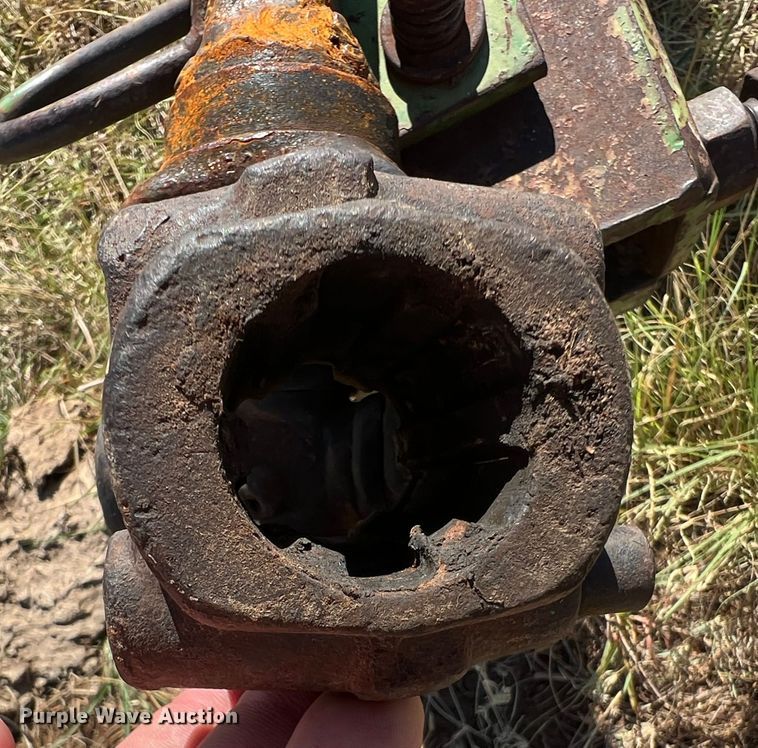 image for item DS8418 John Deere 347  small square baler