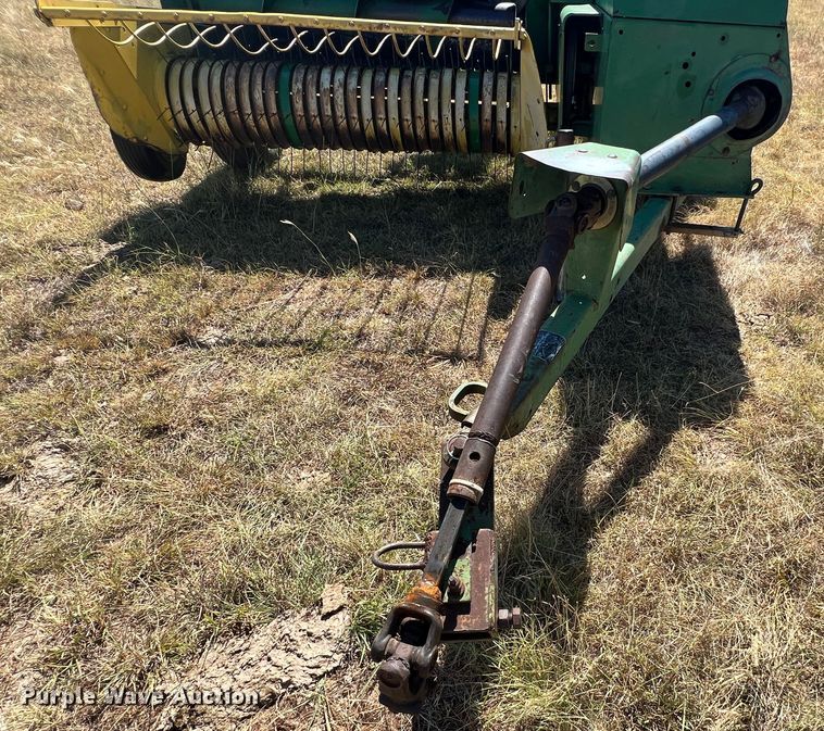 image for item DS8418 John Deere 347  small square baler