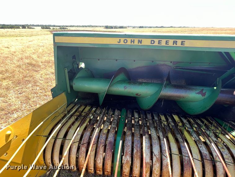 image for item DS8418 John Deere 347  small square baler