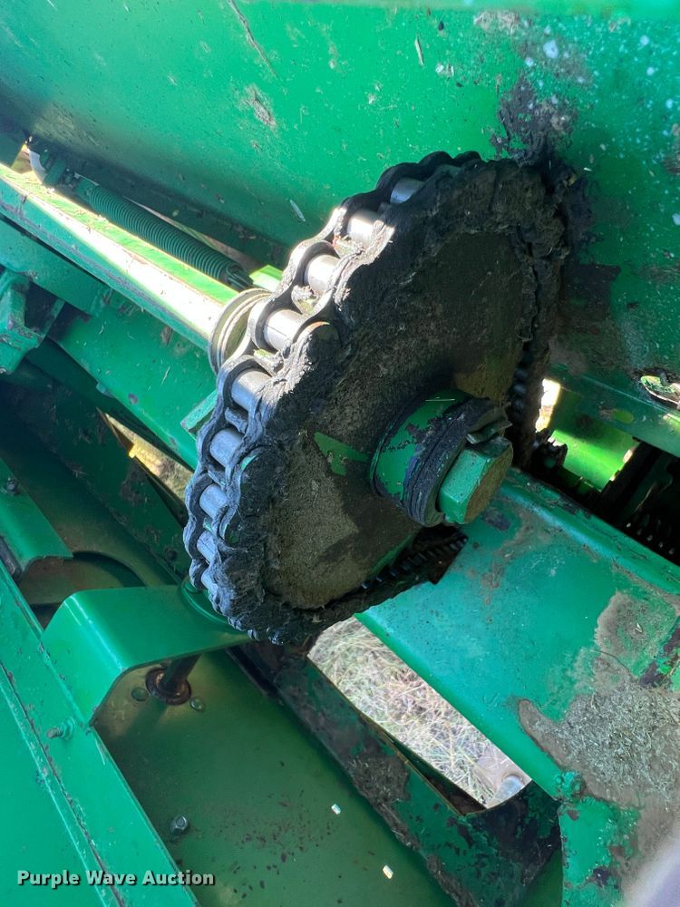 image for item DS8418 John Deere 347  small square baler