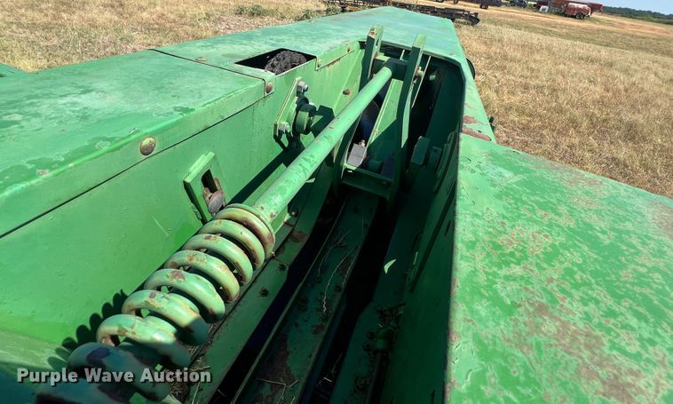 image for item DS8418 John Deere 347  small square baler