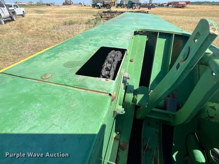 image for item DS8418 John Deere 347  small square baler