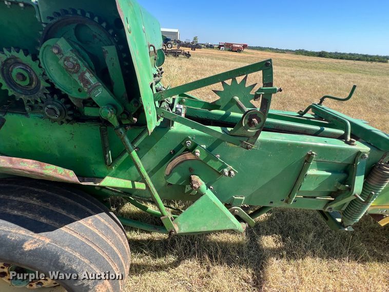 image for item DS8418 John Deere 347  small square baler