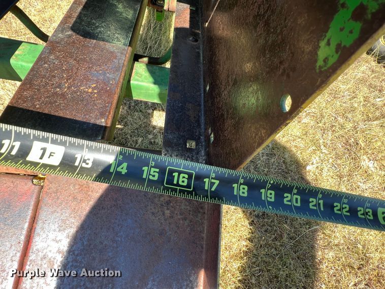 image for item DS8418 John Deere 347  small square baler