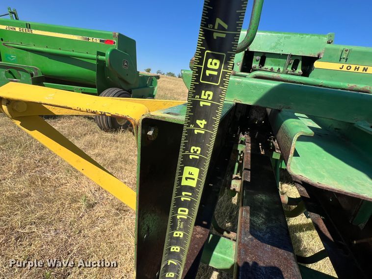 image for item DS8418 John Deere 347  small square baler