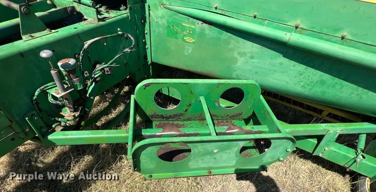 image for item DS8418 John Deere 347  small square baler