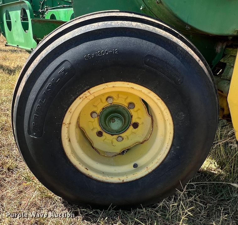 image for item DS8418 John Deere 347  small square baler