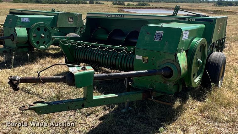 image for item DS8419 1994 John Deere 348  small square baler