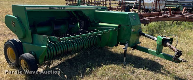 image for item DS8419 1994 John Deere 348  small square baler