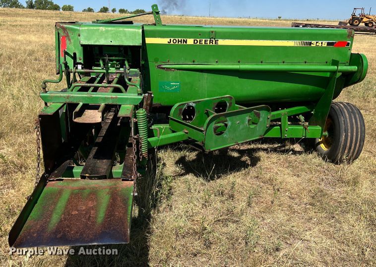 image for item DS8419 1994 John Deere 348  small square baler