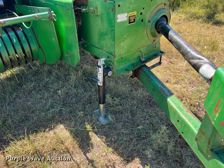 image for item DS8419 1994 John Deere 348  small square baler