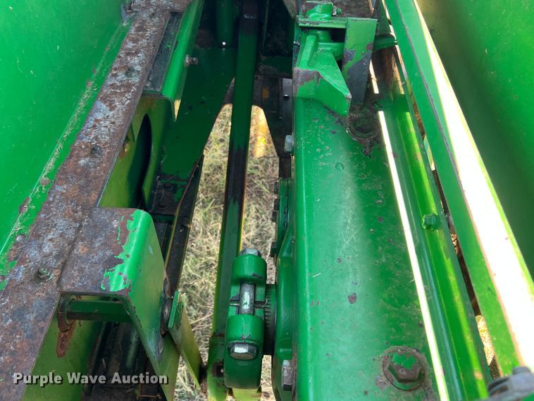 image for item DS8419 1994 John Deere 348  small square baler