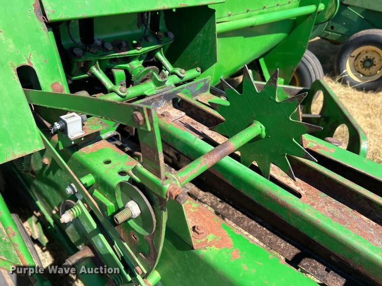 image for item DS8419 1994 John Deere 348  small square baler