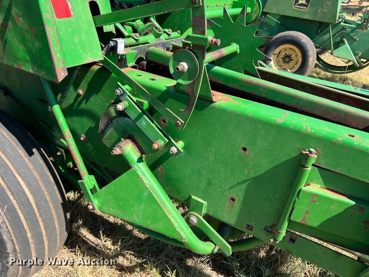 image for item DS8419 1994 John Deere 348  small square baler