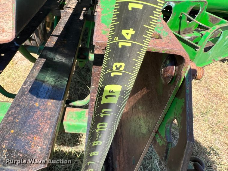 image for item DS8419 1994 John Deere 348  small square baler