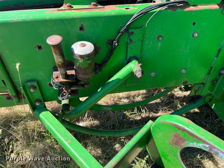 image for item DS8419 1994 John Deere 348  small square baler