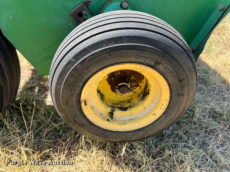 image for item DS8419 1994 John Deere 348  small square baler