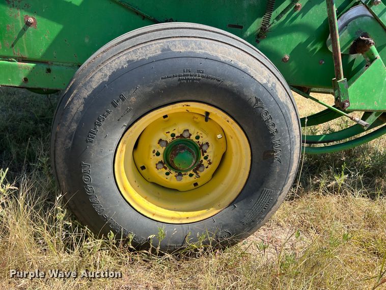 image for item DS8419 1994 John Deere 348  small square baler