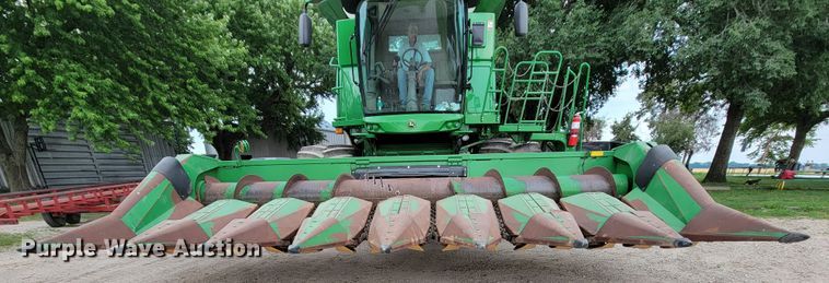 image for item HF9347 1995 John Deere 853A  all-crop head