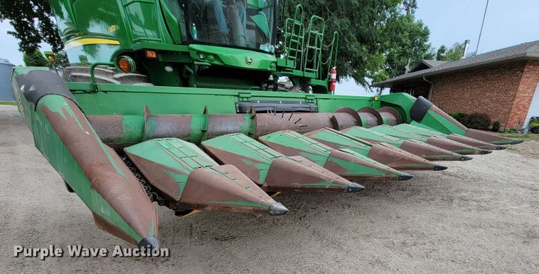 image for item HF9347 1995 John Deere 853A  all-crop head