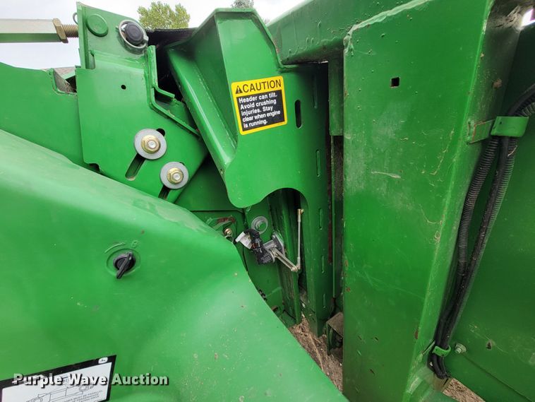 image for item HF9347 1995 John Deere 853A  all-crop head